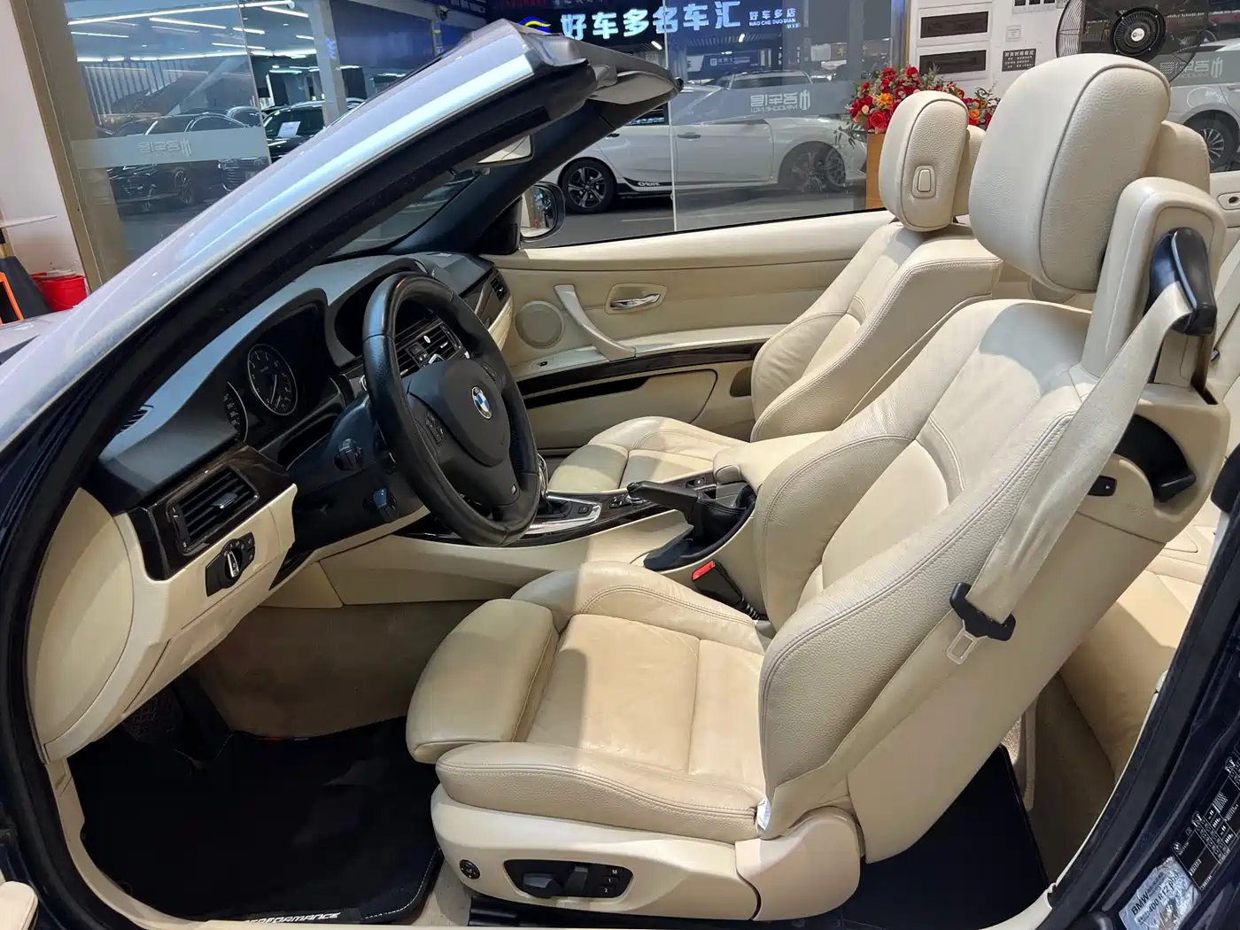 BMW 3 Series (Import) 2011 335i Convertible Coupe фото 12