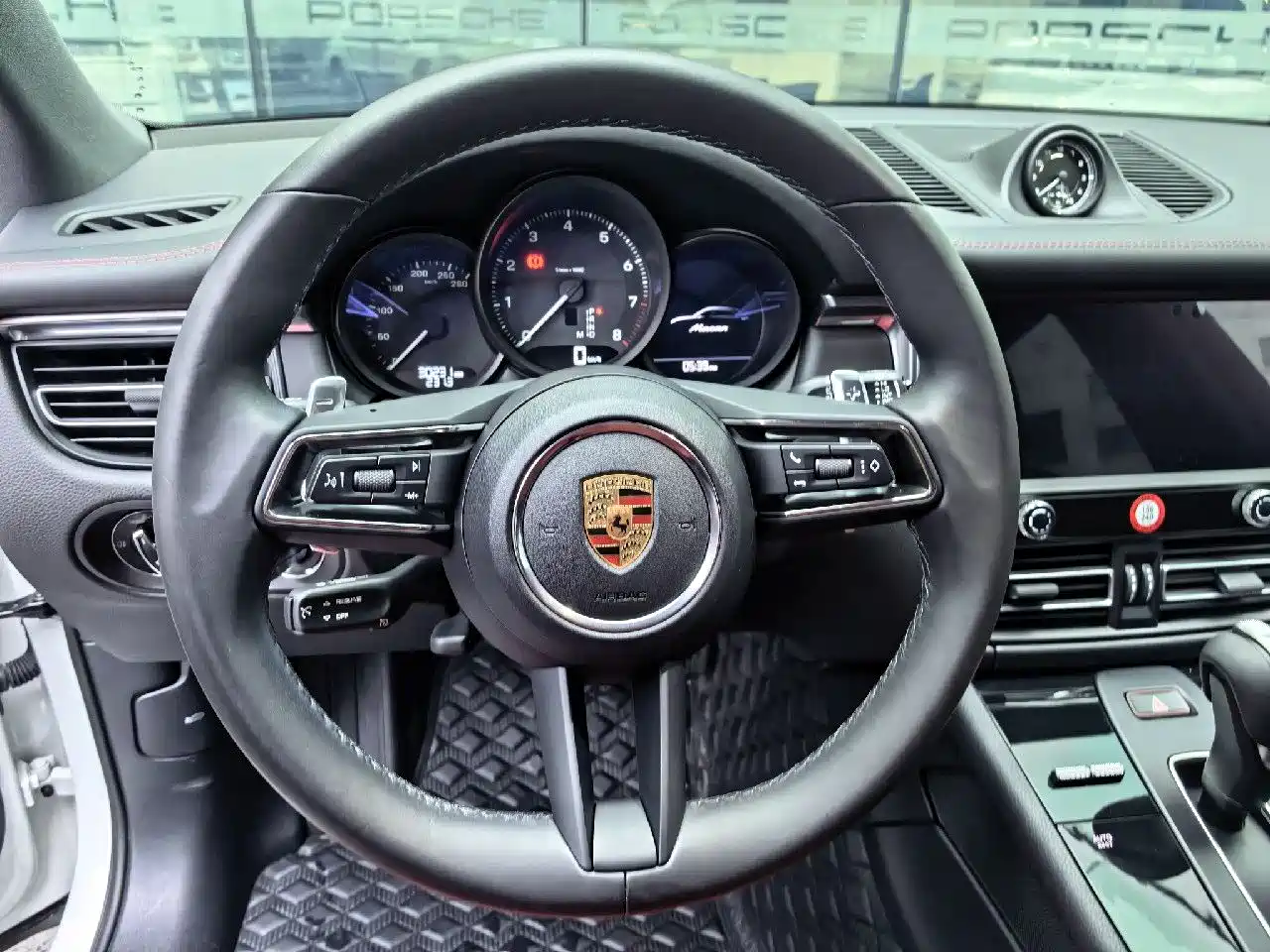 Porsche Macan 2024 Macan 2.0T фото 18