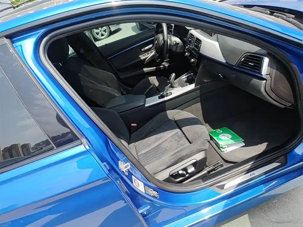 BMW 3 Series 2017 320i M Sport фото 25