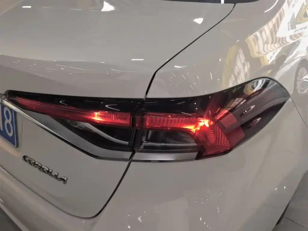 Toyota Corolla 2021 TNGA 1.5L CVT Elite Edition фото 24