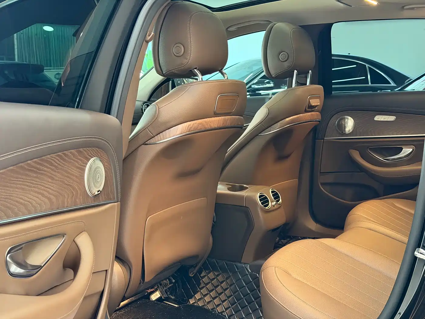 Mercedes-Benz E-Class 2020 E 300 L Fashion фото 9
