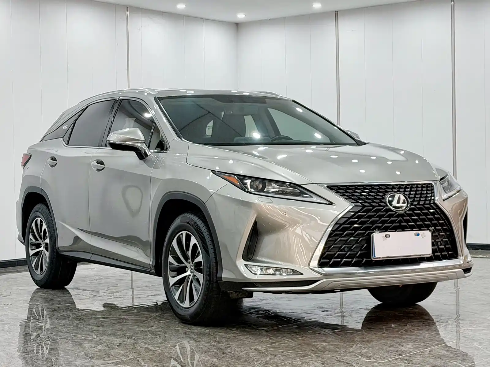 Фото 3 - Lexus RX