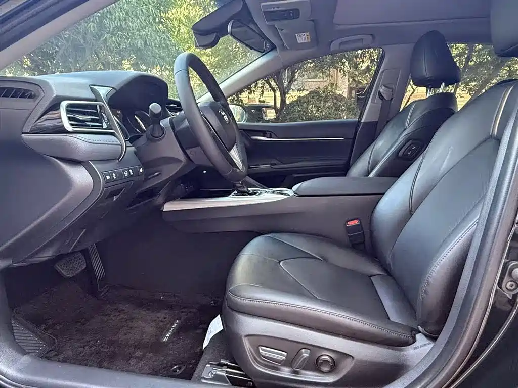 Toyota Camry 2019 Hybrid 2.5HG Luxury Edition China V фото 16