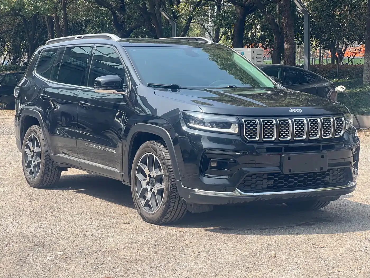 JEEP GRAND COMMANDER