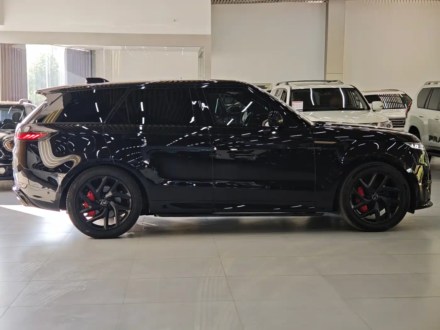 Land Rover Range Rover Sport 2024 400PS Dynamic HSE фото 12