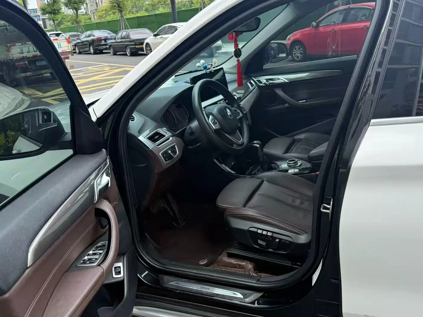 BMW X1 2018 sDrive18Li Premium Model фото 2