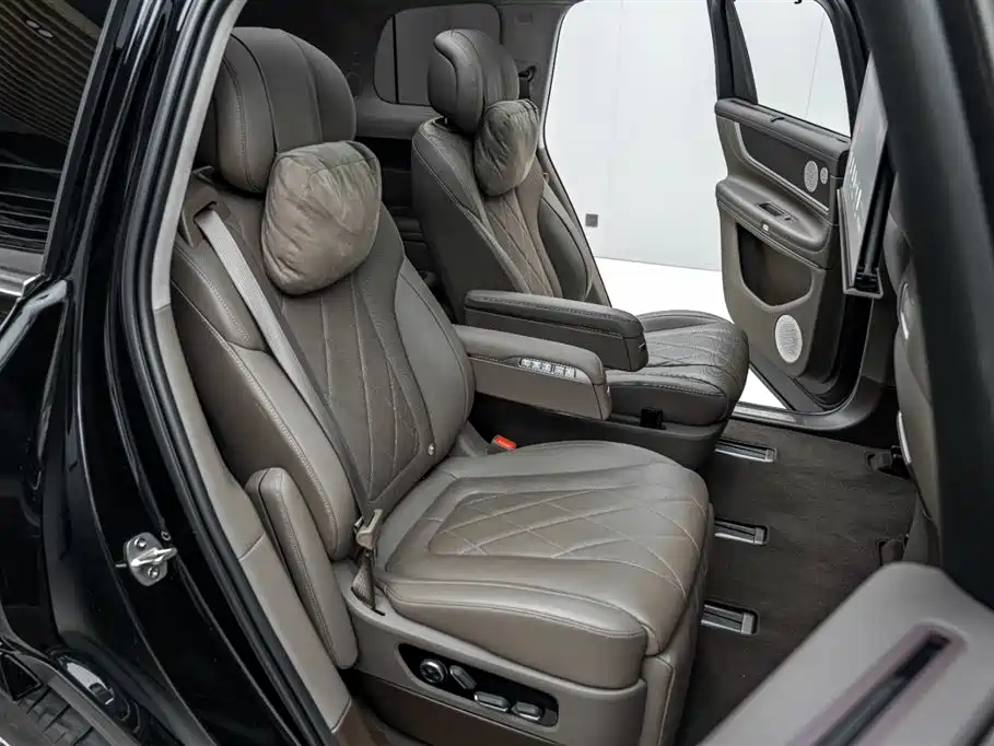 AITO Wenjie AITO M9 2024 Extended Range Ultra 42kWh 6-Seater фото 31
