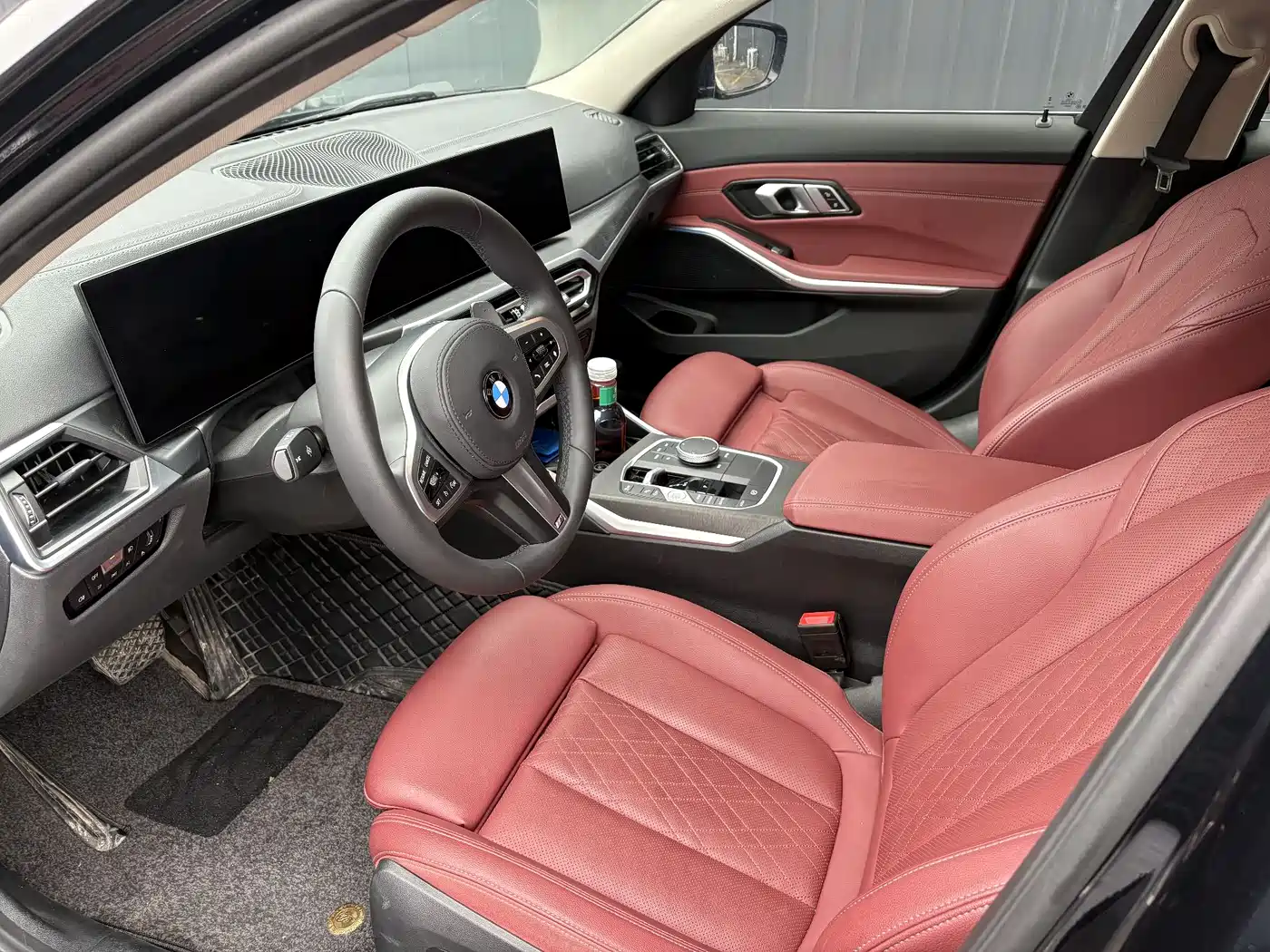 BMW 3 Series 2024 325i M Sport Shadowline Package фото 5