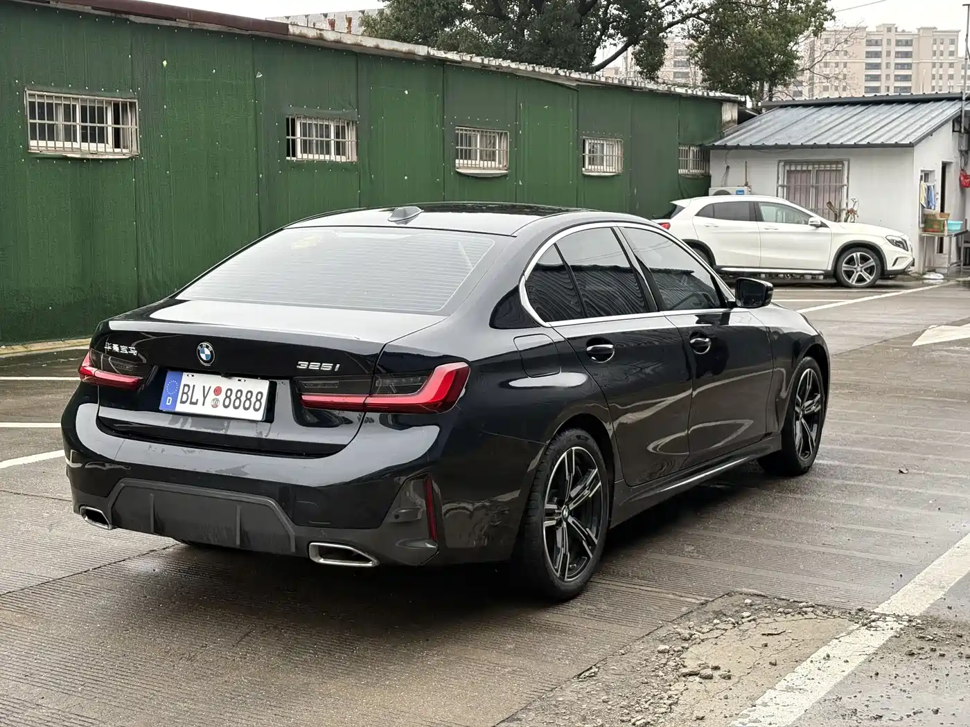 BMW 3 Series 2024 325i M Sport Shadowline Package фото 7