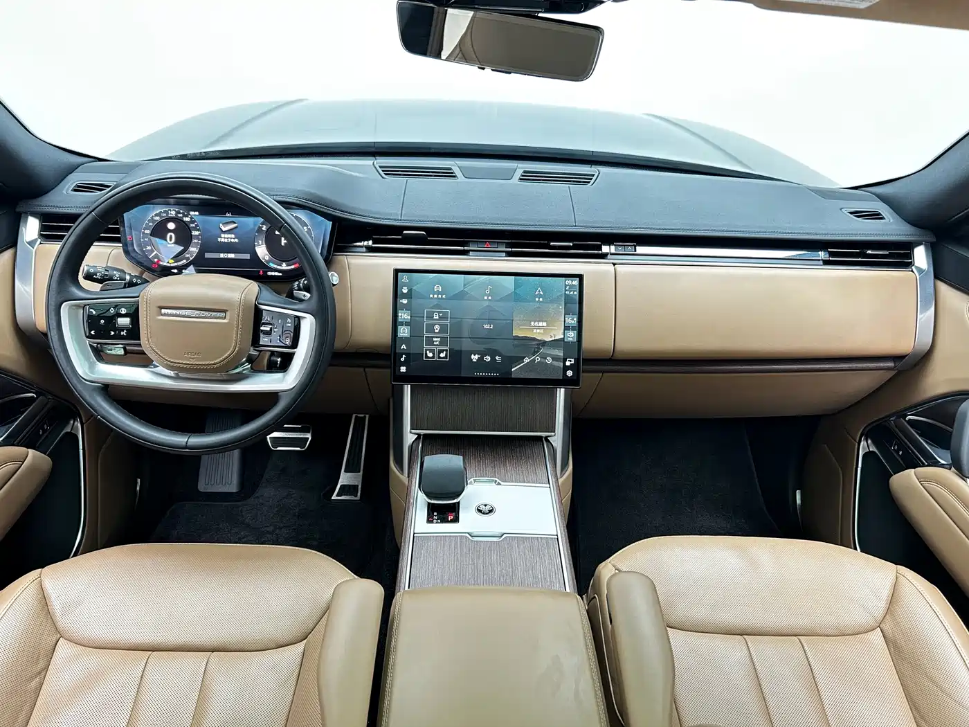 Land Rover Range Rover 2024 3.0 L6 360PS Golden Age Edition фото 13