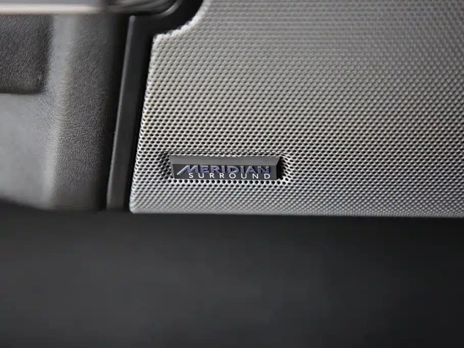 Land Rover Discovery 2016 3.0 SC Gloss Black Collector's Edition HSE фото 18