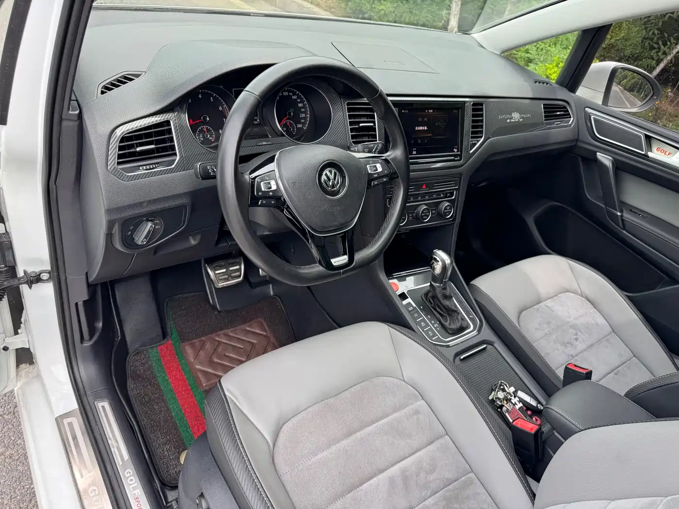 Volkswagen Golf Sportsvan 2019 280TSI Automatic Voyager China V фото 9