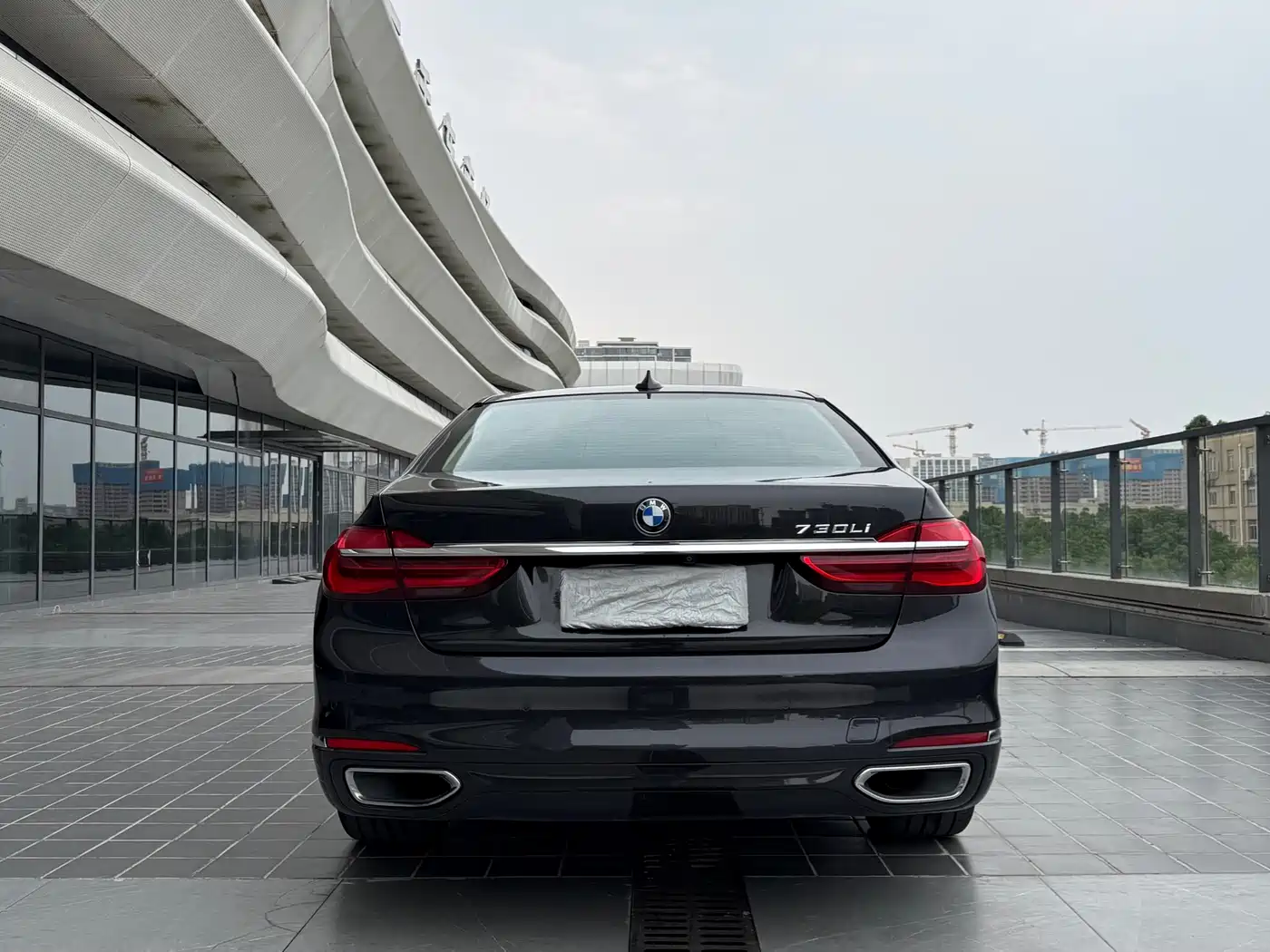 BMW 7 Series 2017 730Li Leading Edition фото 6