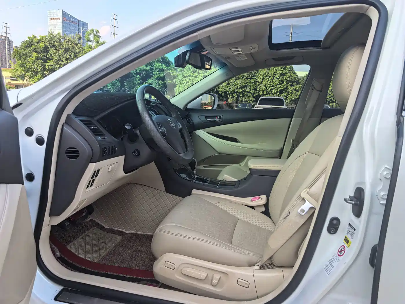 Фото 5 - Lexus ES