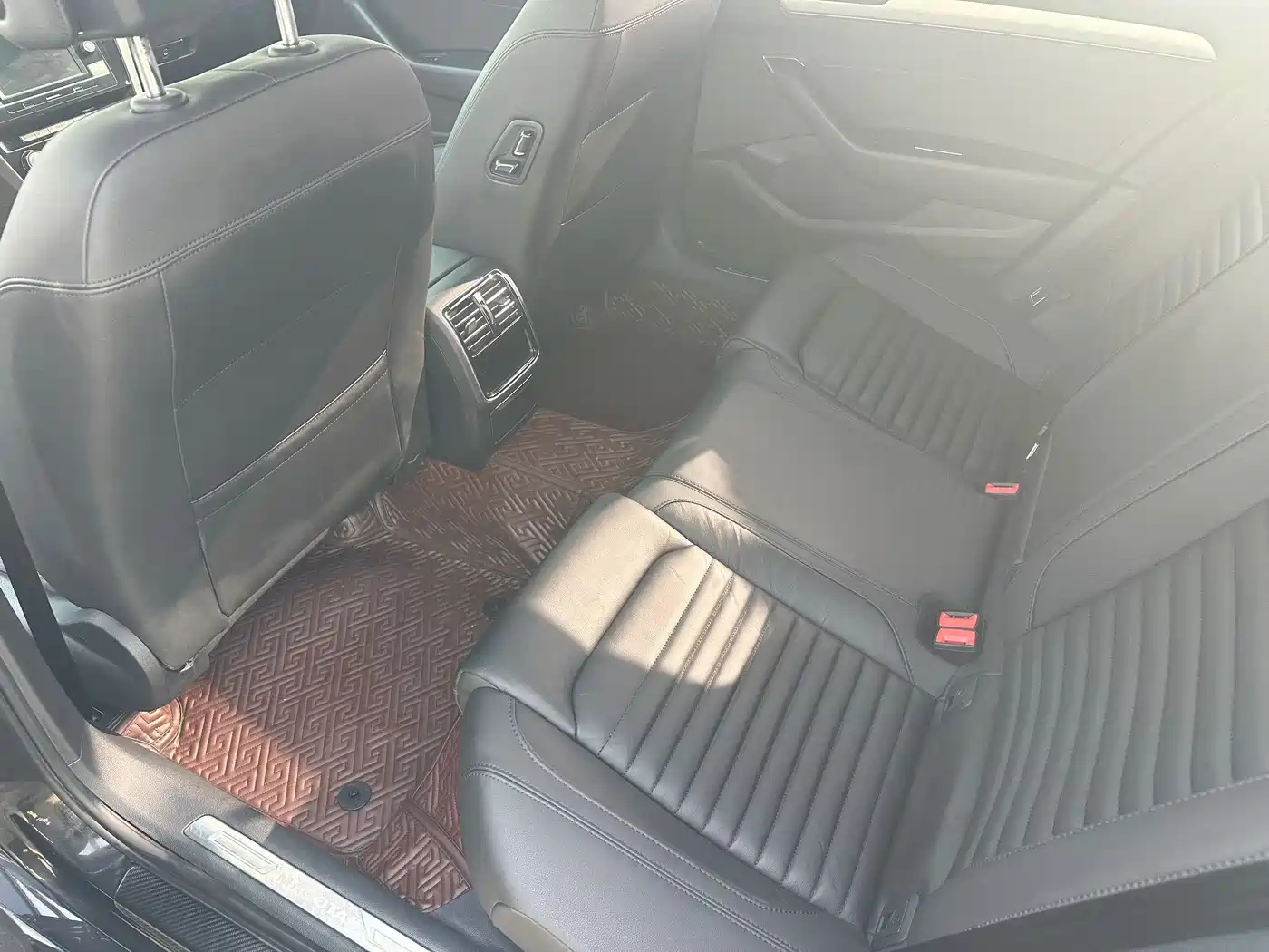 Volkswagen Magotan 2019 330TSI DSG Leading China VI фото 8
