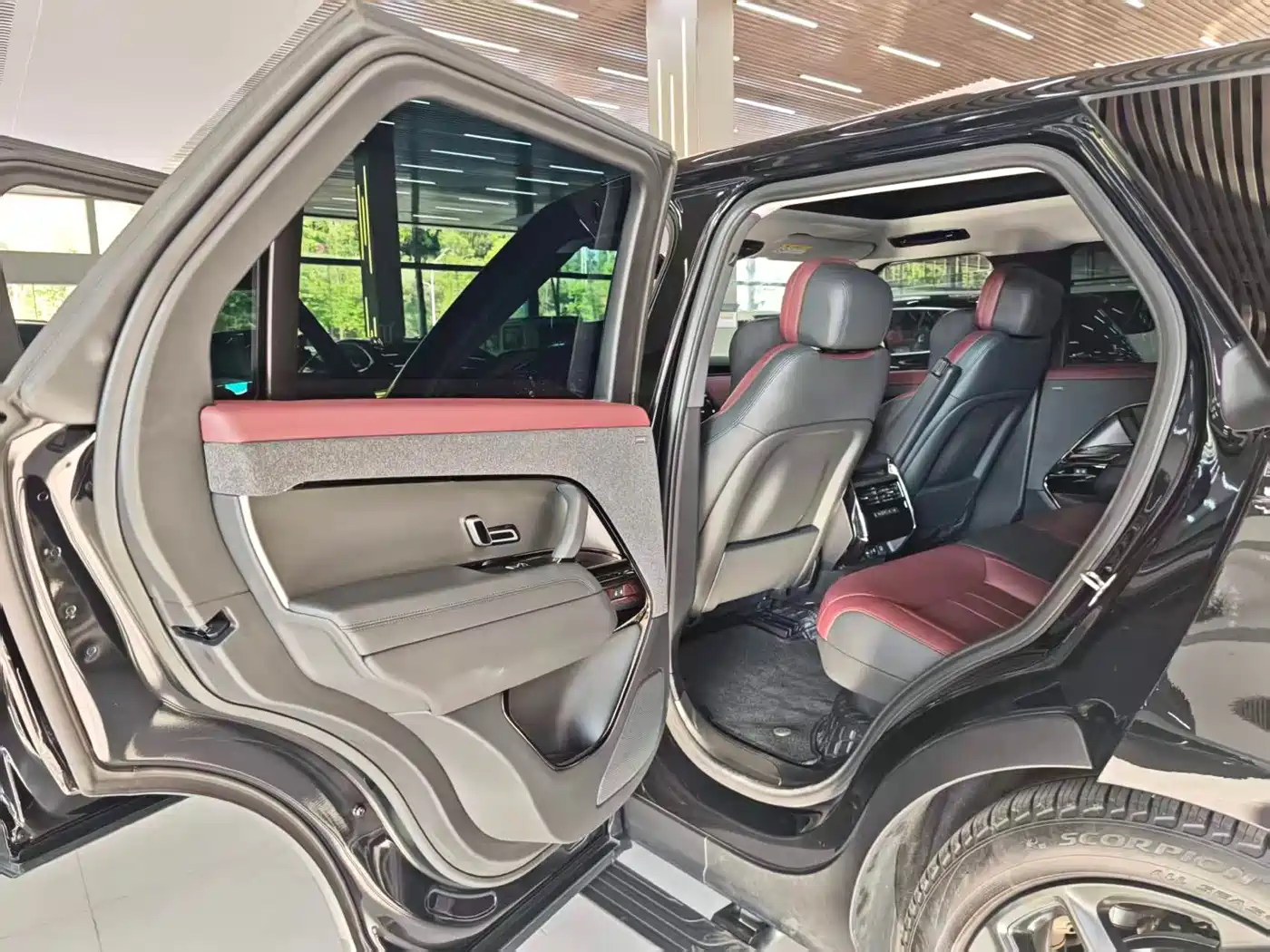 Land Rover Range Rover Sport 2024 400PS Dynamic HSE фото 11