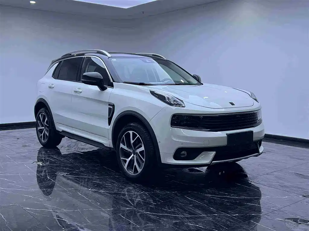 Lynk & Co 01 2017 2.0T AWD Pro фото 3