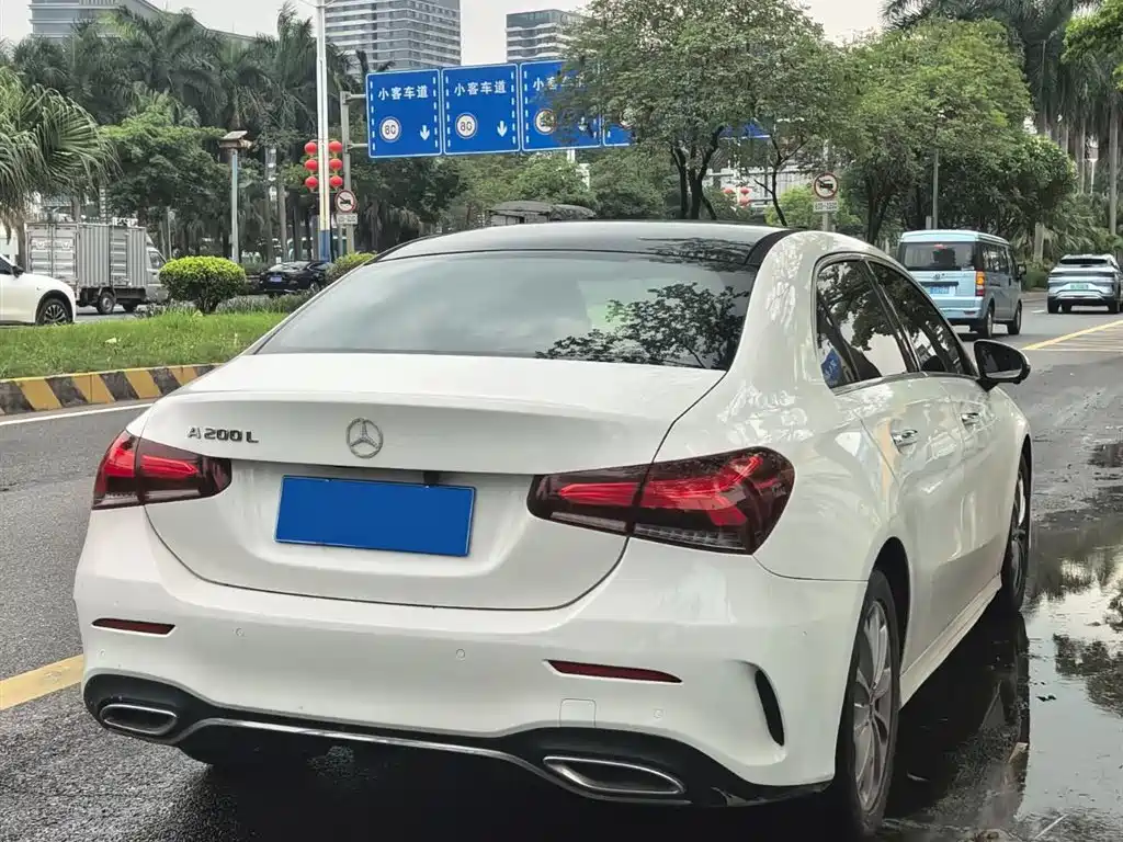 Mercedes-Benz A-Class 2019 A 200 L Sport Sedan фото 9