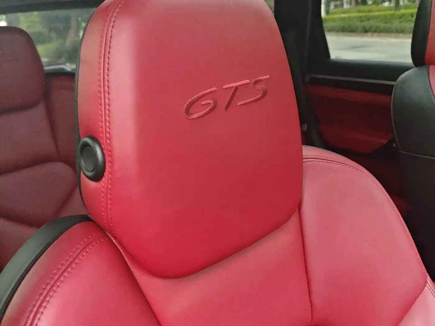 Porsche Cayenne 2016 Cayenne GTS 3.6T фото 16
