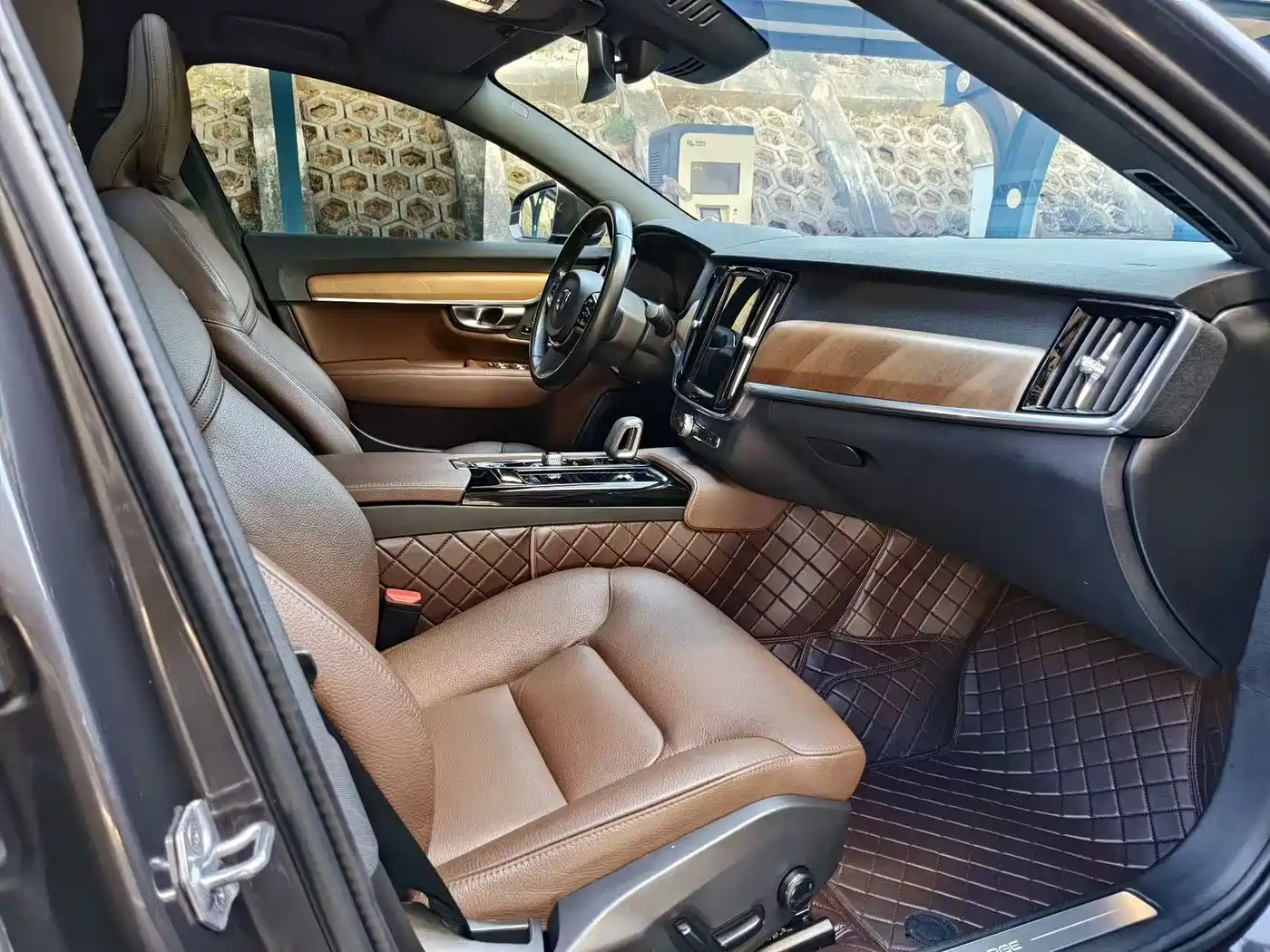 VOLVO S90 PLUG-IN HYBRID