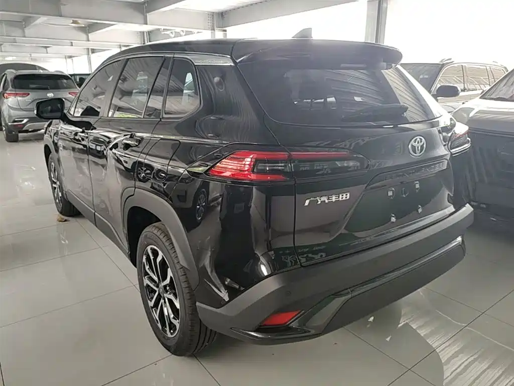 Toyota Frontlander 2025 2.0L CVT Mid Version фото 5