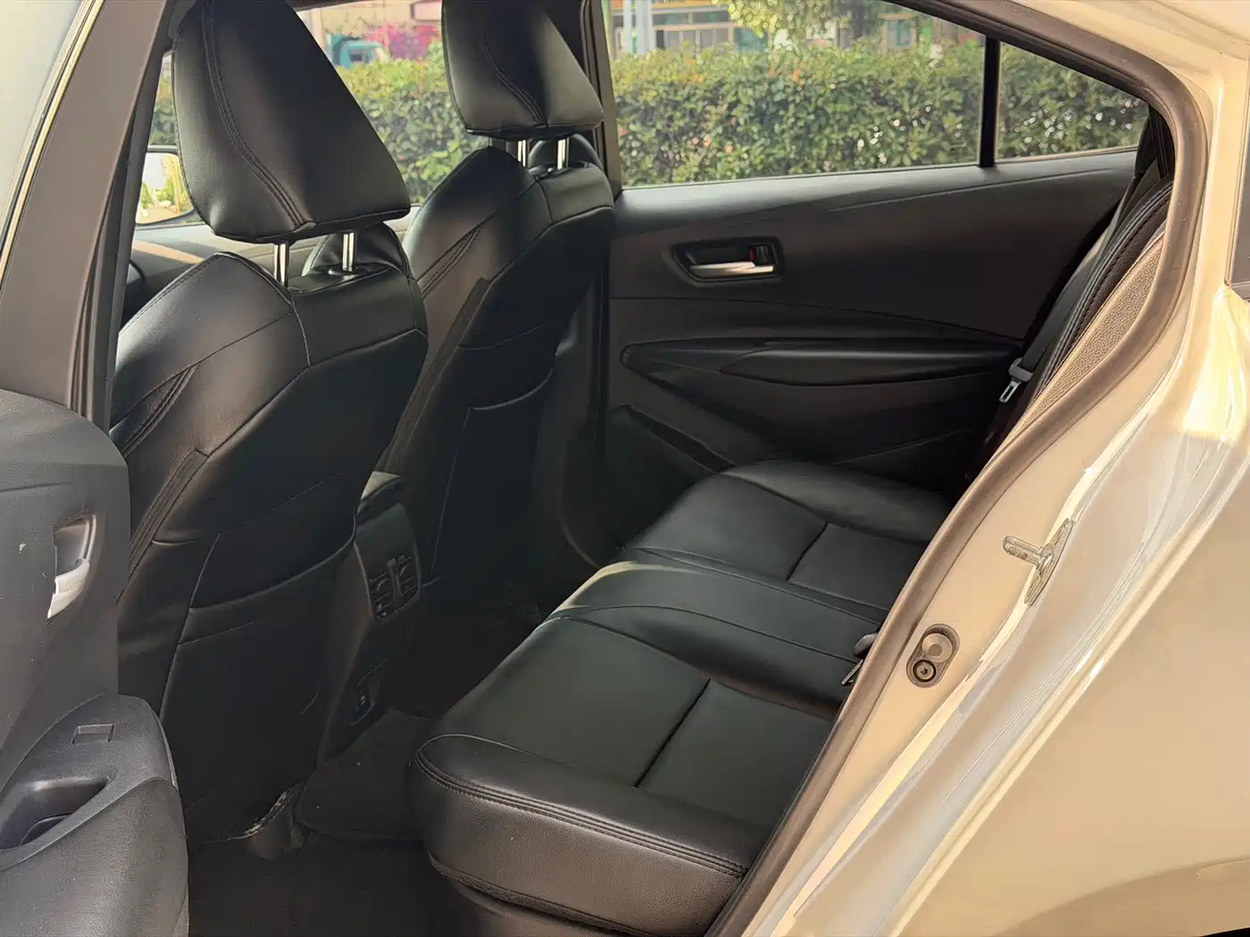 Toyota Levin 2022 Dual Engine 1.8H E-CVT Leading Edition фото 8