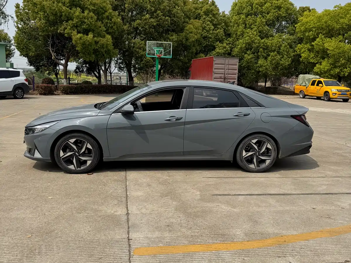 Hyundai Elantra 2021 1.5L CVT GLX Elite Edition фото 7