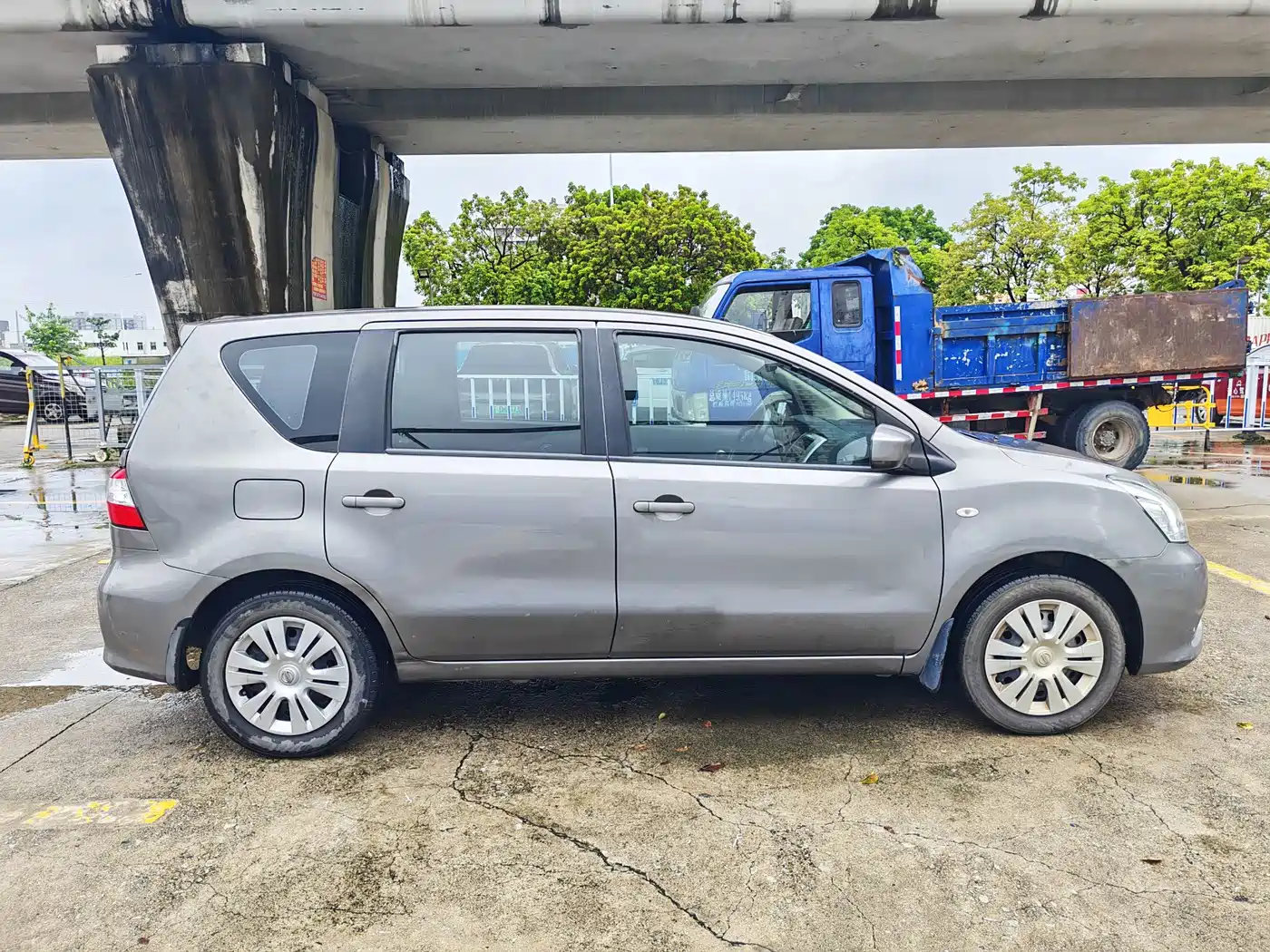 Nissan Livina 2015 2013 1.6XE CVT Comfort
