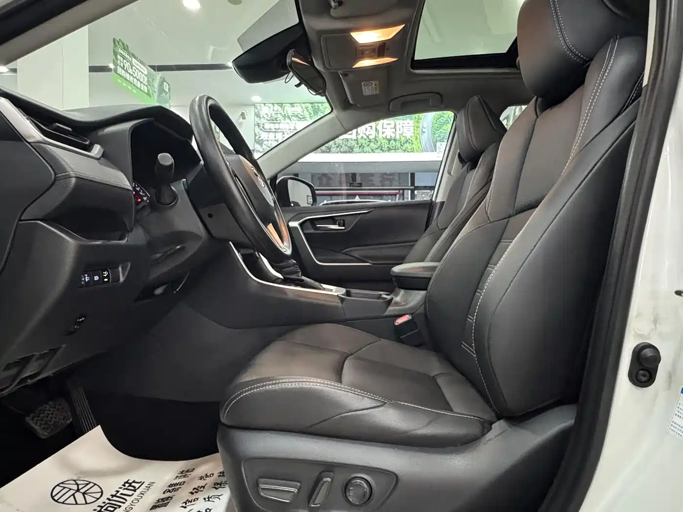 Toyota Wildlander 2020 2.0L CVT AWD Luxury Edition фото 5