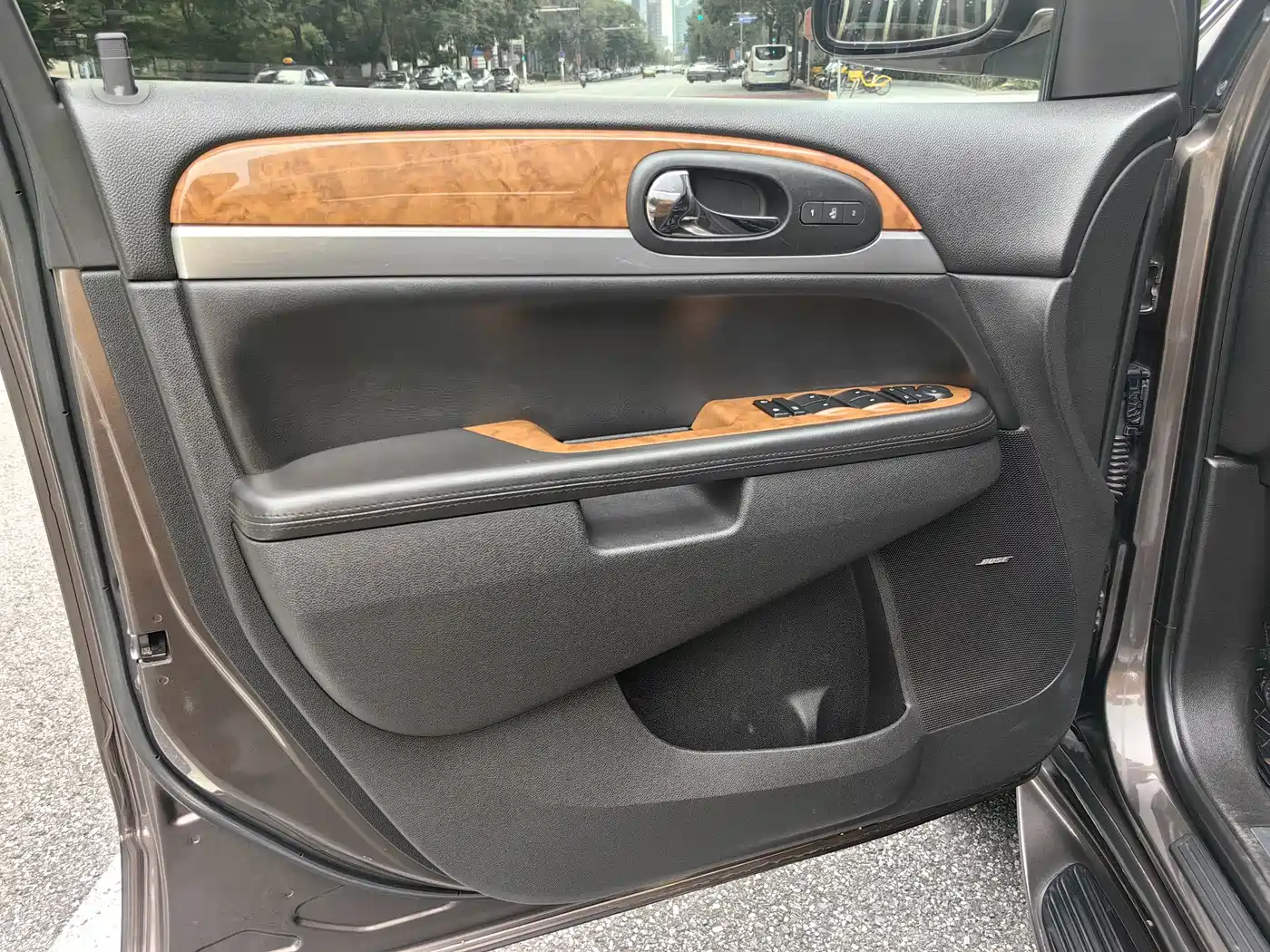 Buick Enclave 2010 3.6L Flagship Edition фото 35