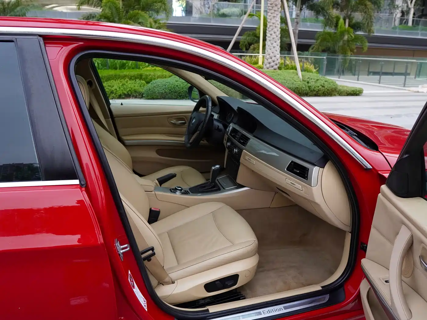 BMW 3 Series 2012 320i Luxury фото 14