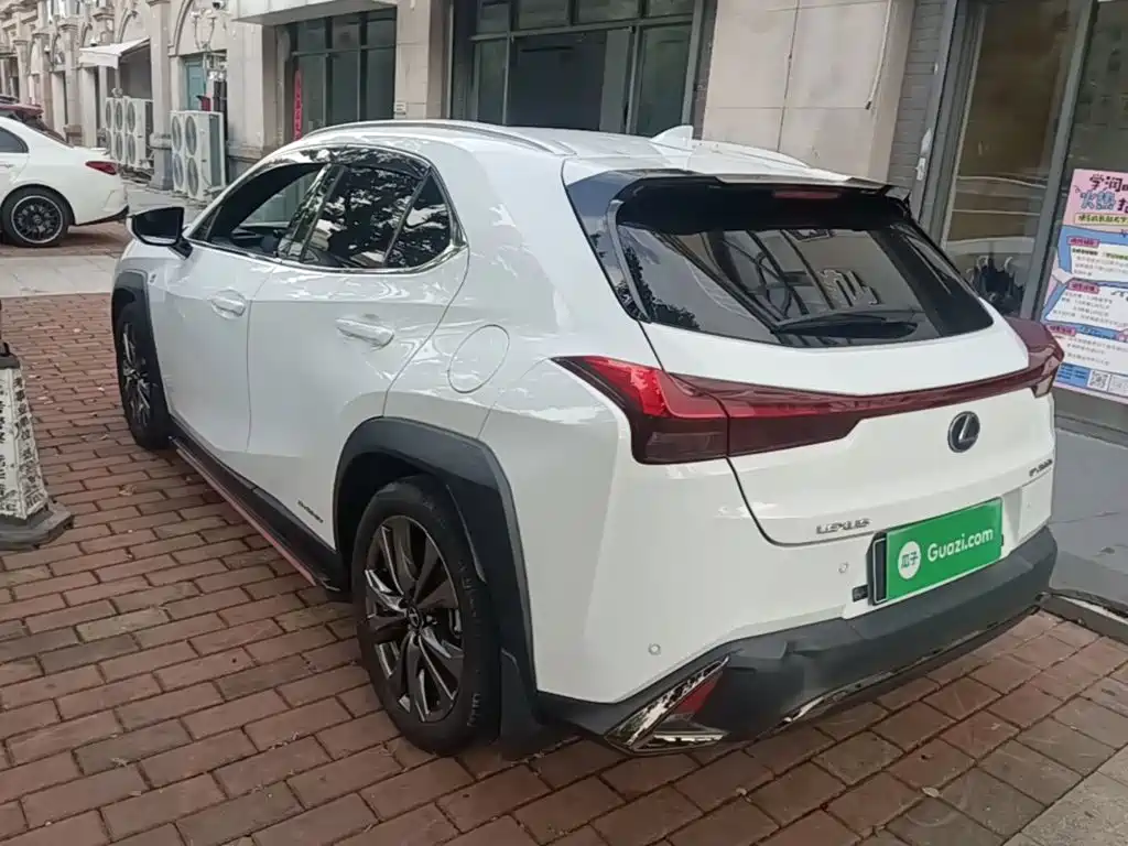 Photo 5 - Lexus UX