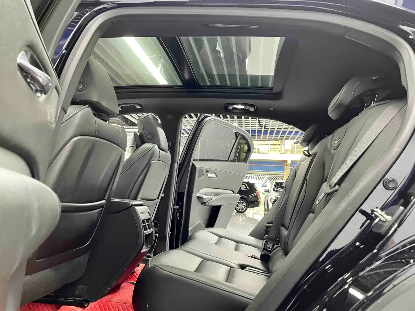 Cadillac XT4 2021 28T FWD Premium Edition фото 8