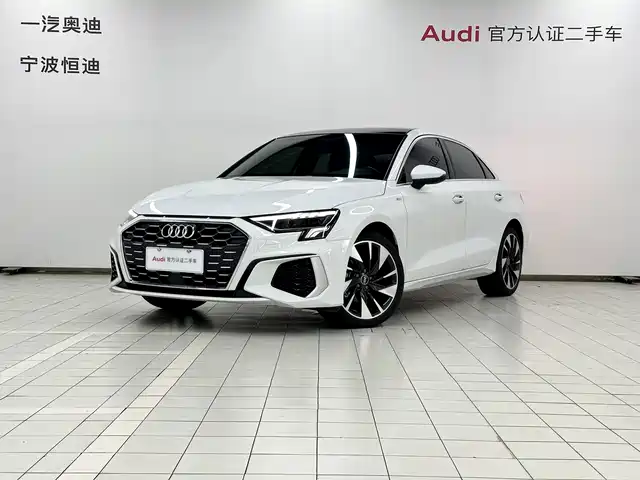 Audi A3 A3L Limousine 35 TFSI, Стиль Спорт