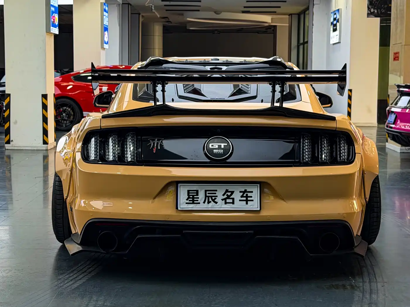 Ford Mustang 2017 2.3T Performance Edition фото 5