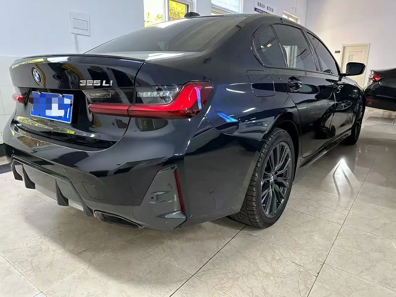 BMW 3 Series 2024 325Li M Sport Shadowline Package фото 13