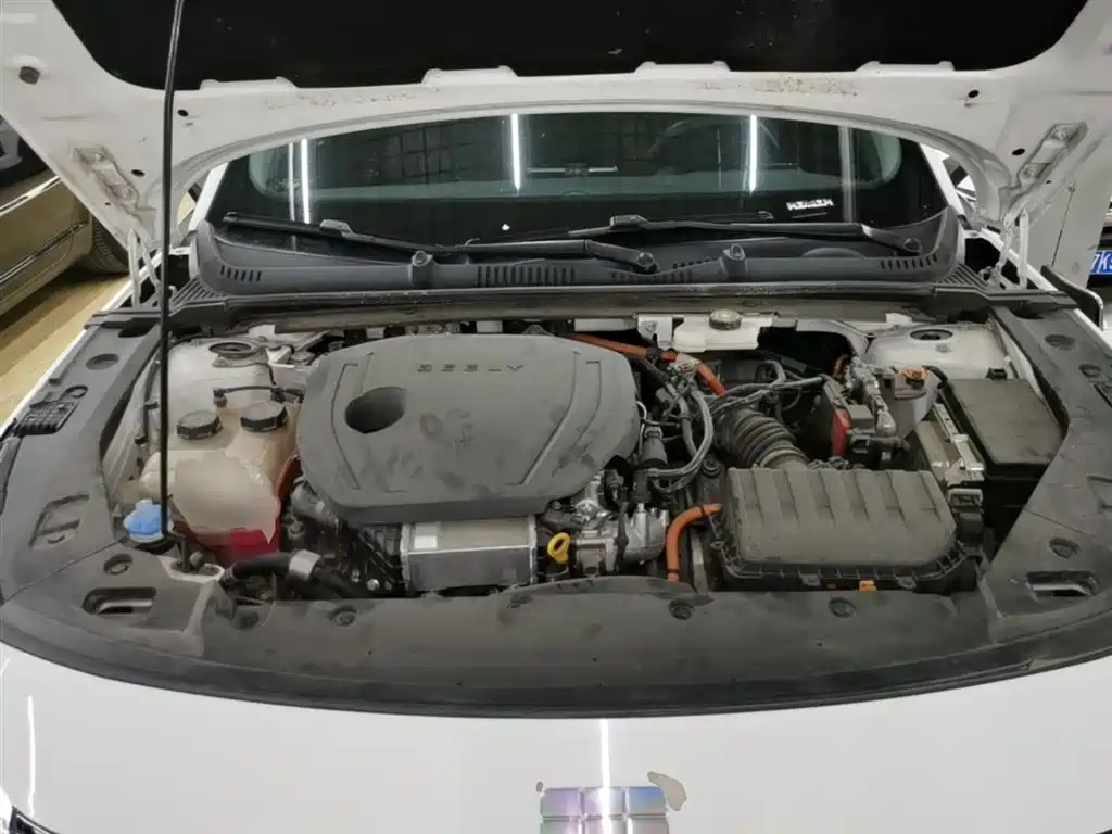 Geely Galaxy Galaxy L6 2024 125km PLUS Soaring Dragon Edition фото 20