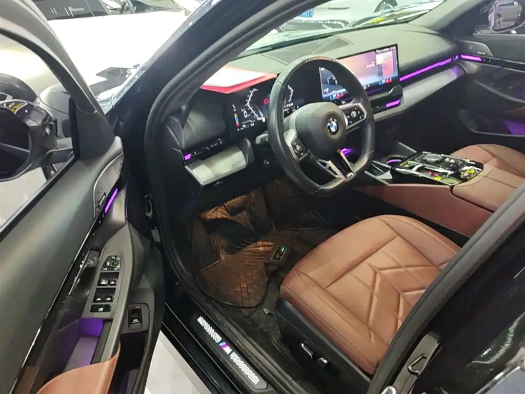 BMW 5 Series 2024 525Li M Sport Package фото 16
