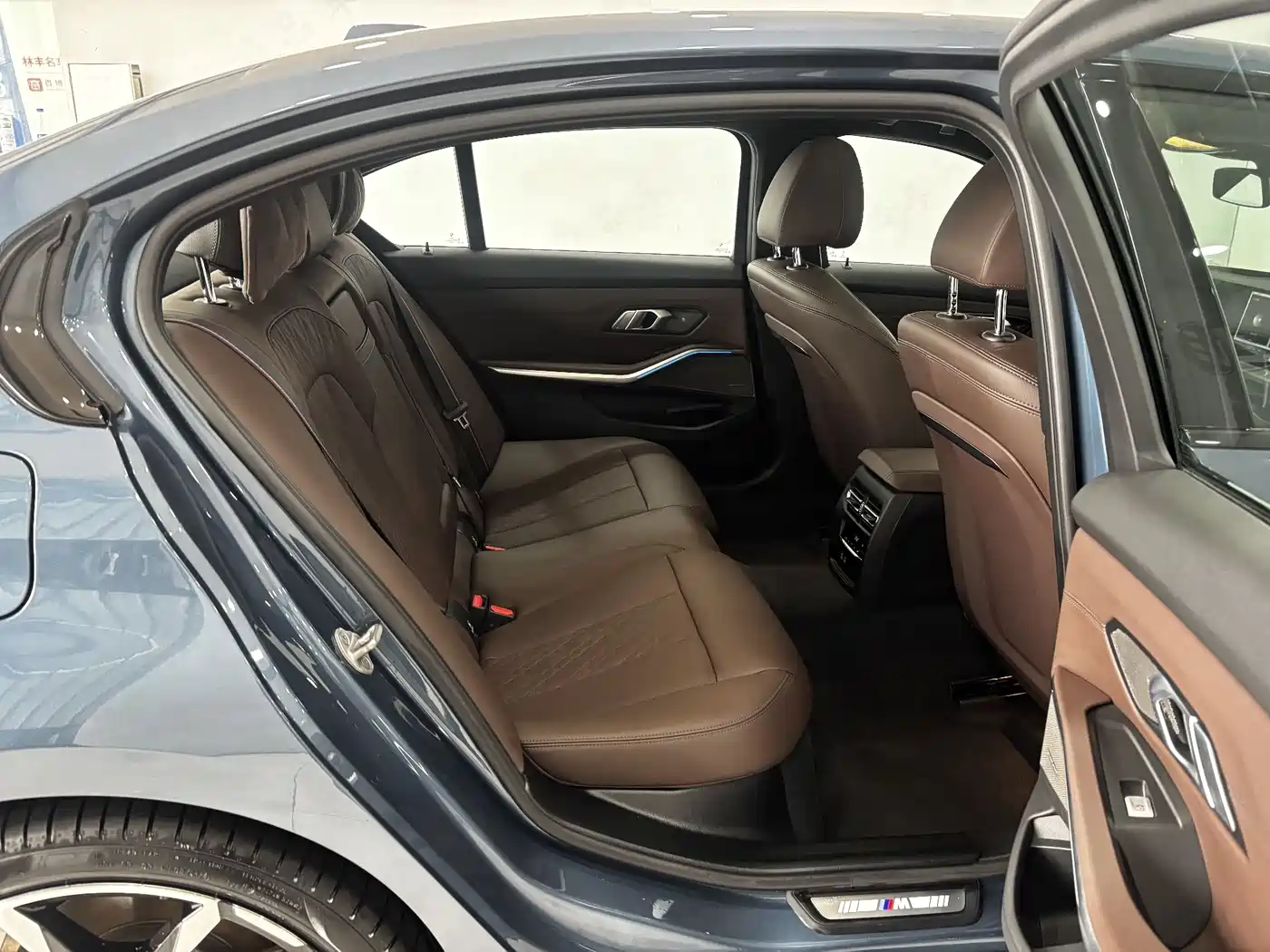 BMW 3 Series 2025 330Li Premium M Sport Night Edition фото 25