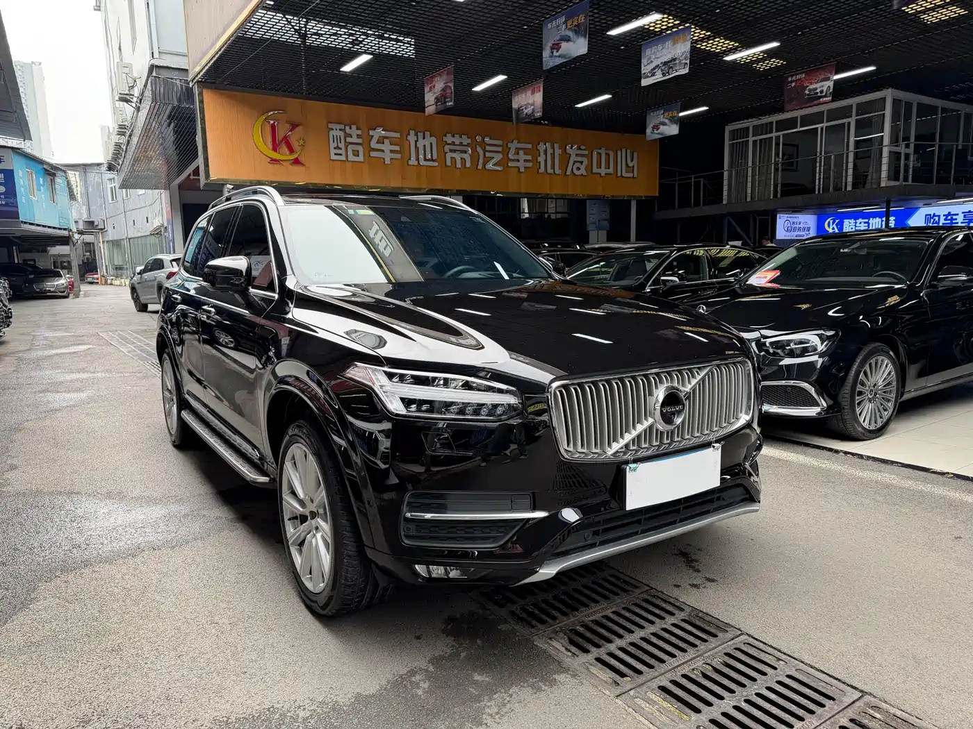 VOLVO XC90
