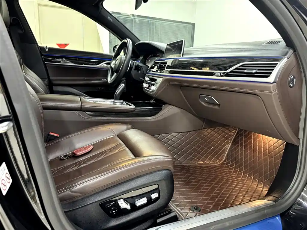 BMW 7 Series 2019 Facelift 730Li M Sport Package фото 11