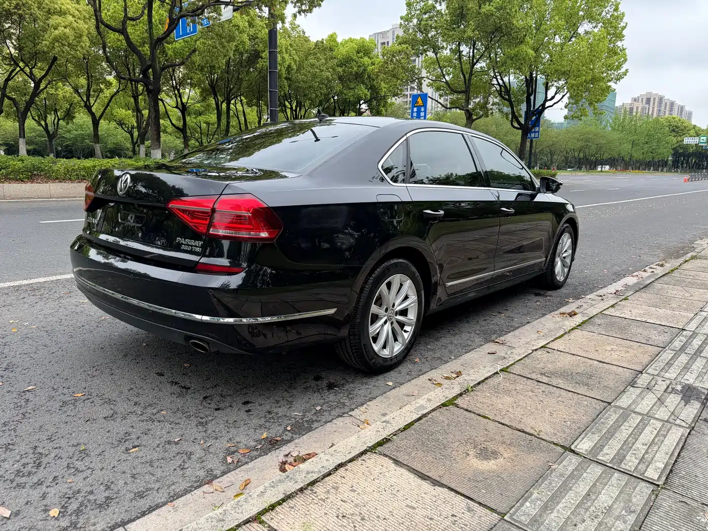 Volkswagen Passat 2017 330TSI DSG Prestige фото 5