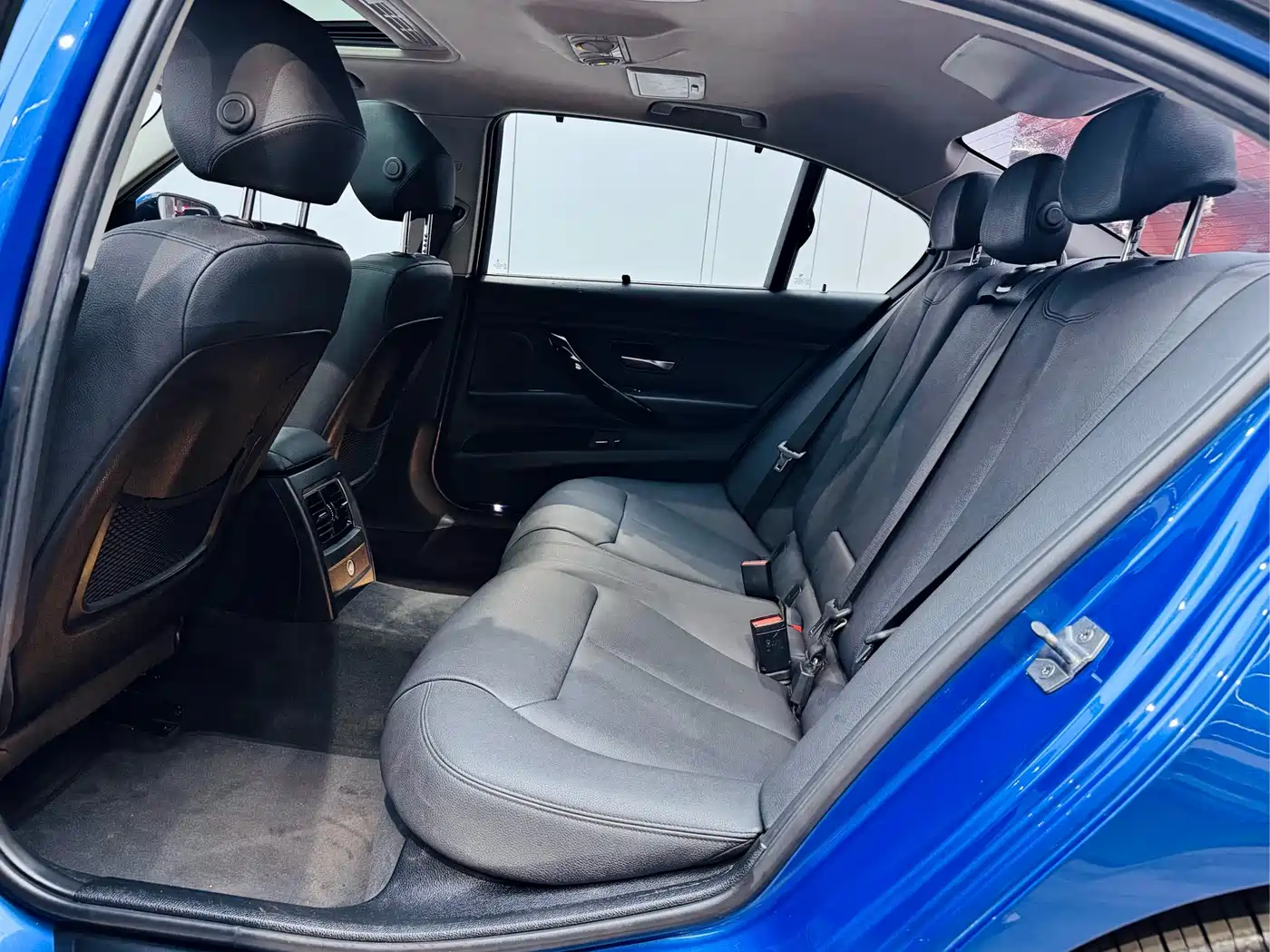 BMW 3 Series 2017 320Li M Sport фото 10