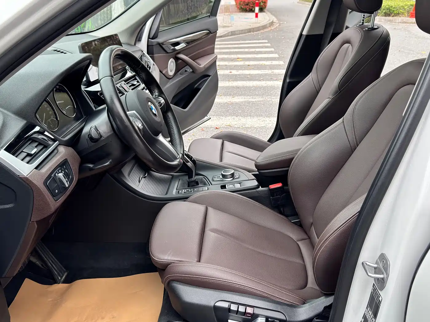 BMW X1 2022 sDrive25Li Leading фото 8