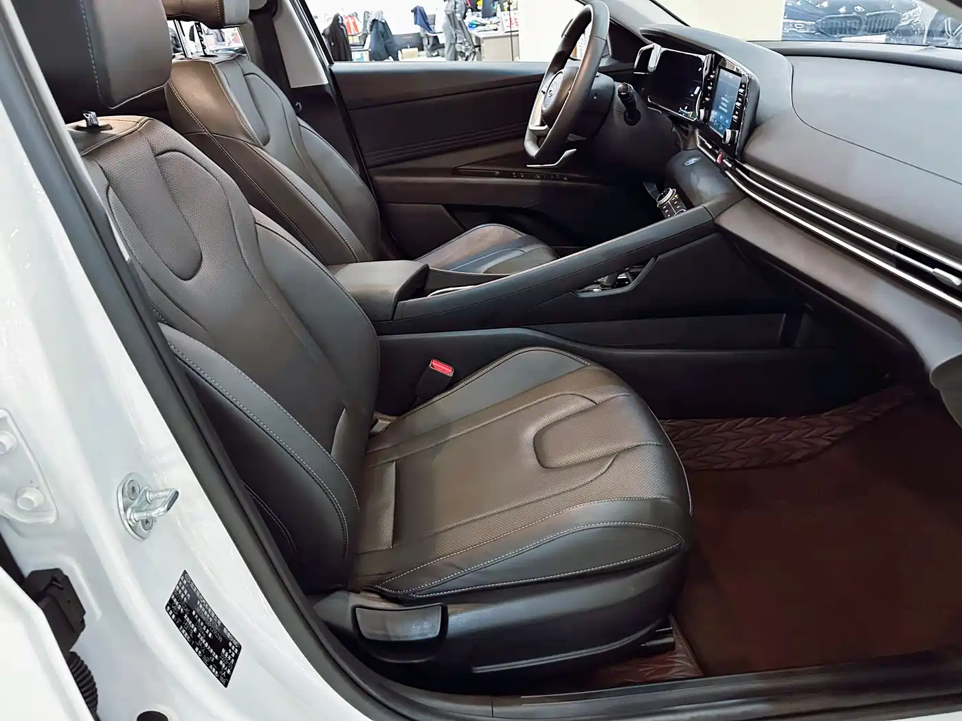 Hyundai Elantra 2022 1.5L CVT GLX Elite Edition фото 19