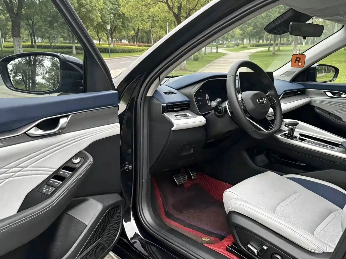 Фото 4 - Geely Preface