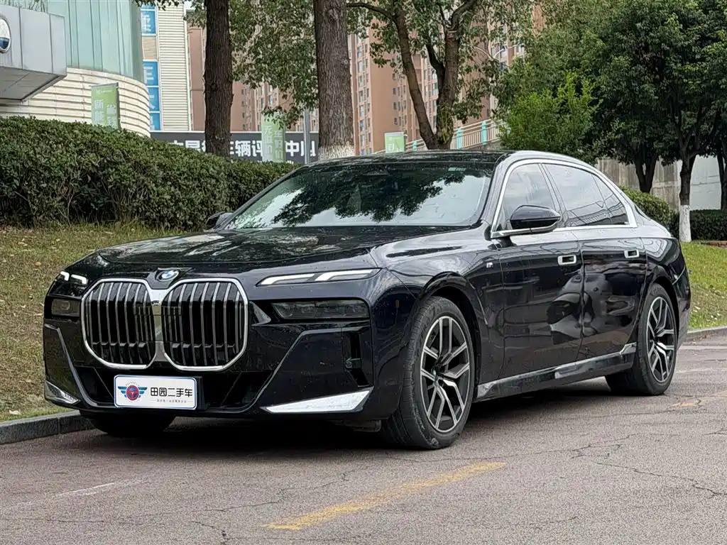 BMW 7 Series 2023 Model 735Li M Sport Package