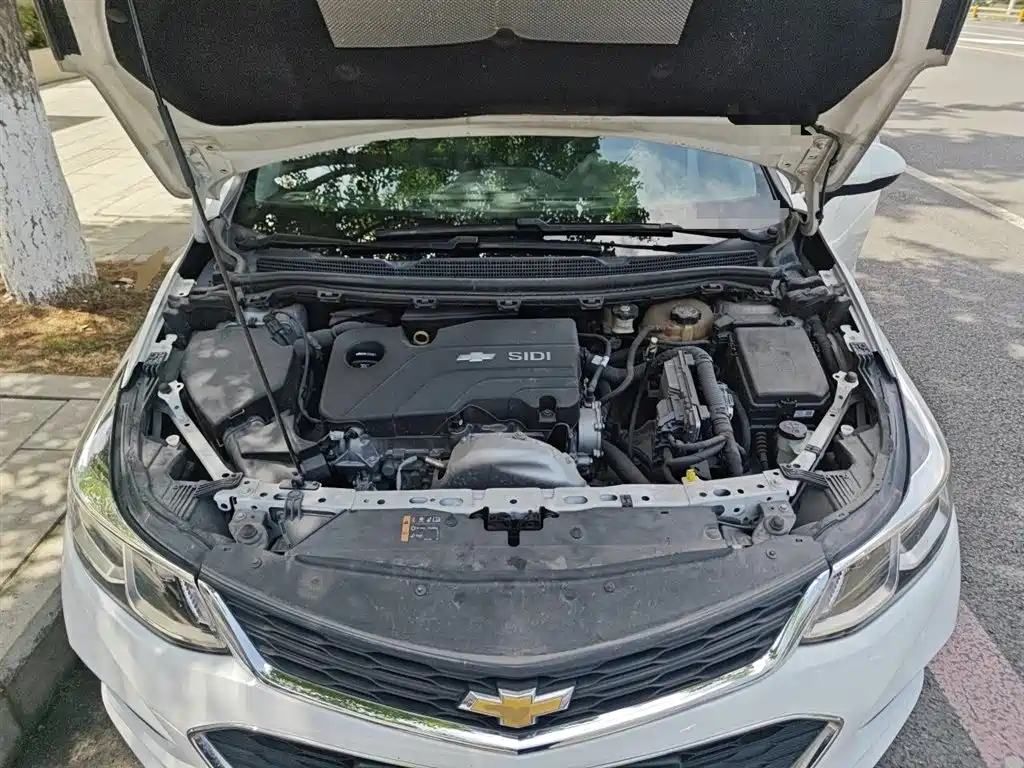 Chevrolet Cruze 2017 1.5L Hatchback Auto Style фото 11