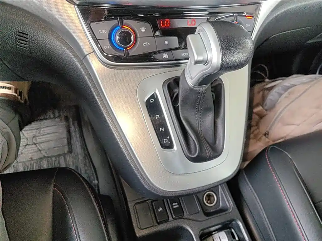Haval M6 2018 Facelift 1.5T DCT 2WD Elite Edition фото 14