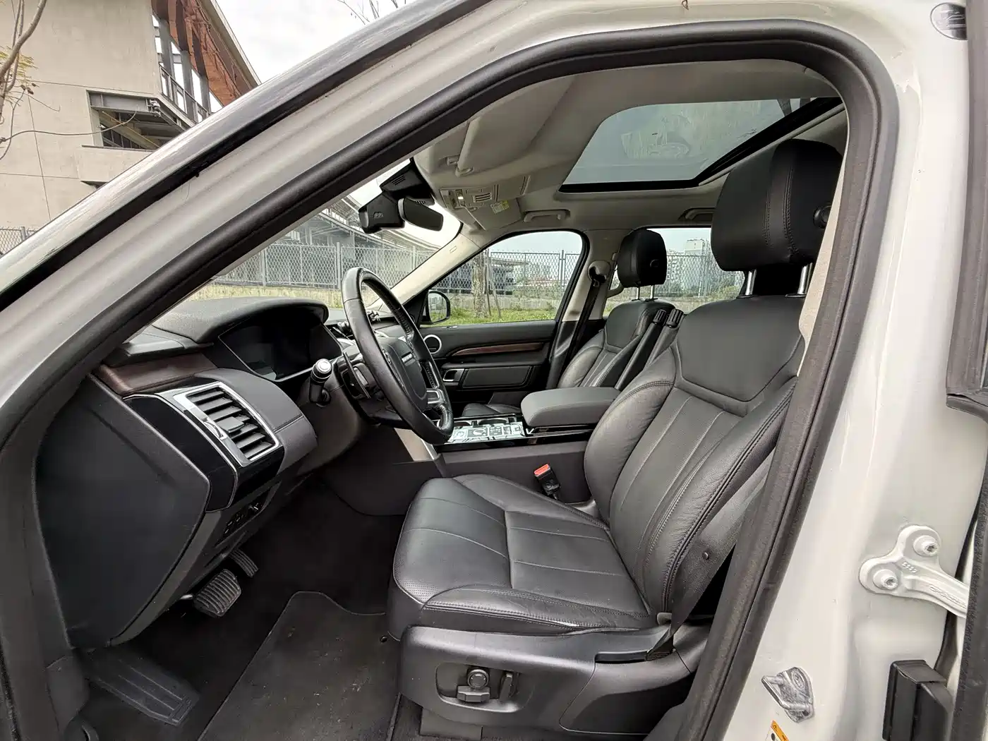 Land Rover Discovery 2018 3.0 SC V6 HSE фото 4